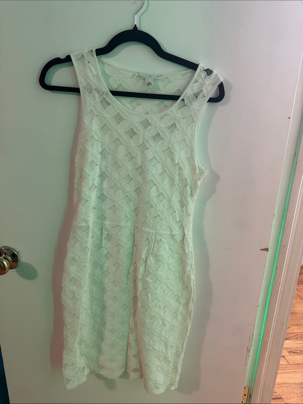 White Lace Sleeveless Dress